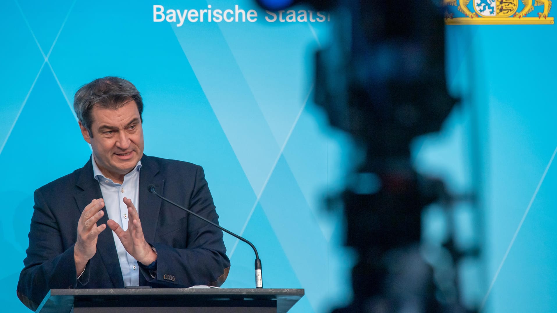 Markus Söder nach dem bayerischen Corona-Impfgipfel: Der Ministerpräsident schlägt vor, die Impfreihenfolge für Astrazeneca komplett aufzuheben. Markus Söder nach dem bayerischen Corona-Impfgipfel: Der Ministerpräsident schlägt vor, die Impfreihenfolge für Astrazeneca komplett aufzuheben.