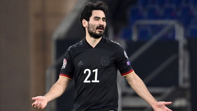 Muss sich mit den anderen DFB-Akteuren, die in England spielen, vom Rest der Nationalmannschaft separieren: Ilkay Gündogan. Muss sich mit den anderen DFB-Akteuren, die in England spielen, vom Rest der Nationalmannschaft separieren: Ilkay Gündogan.
