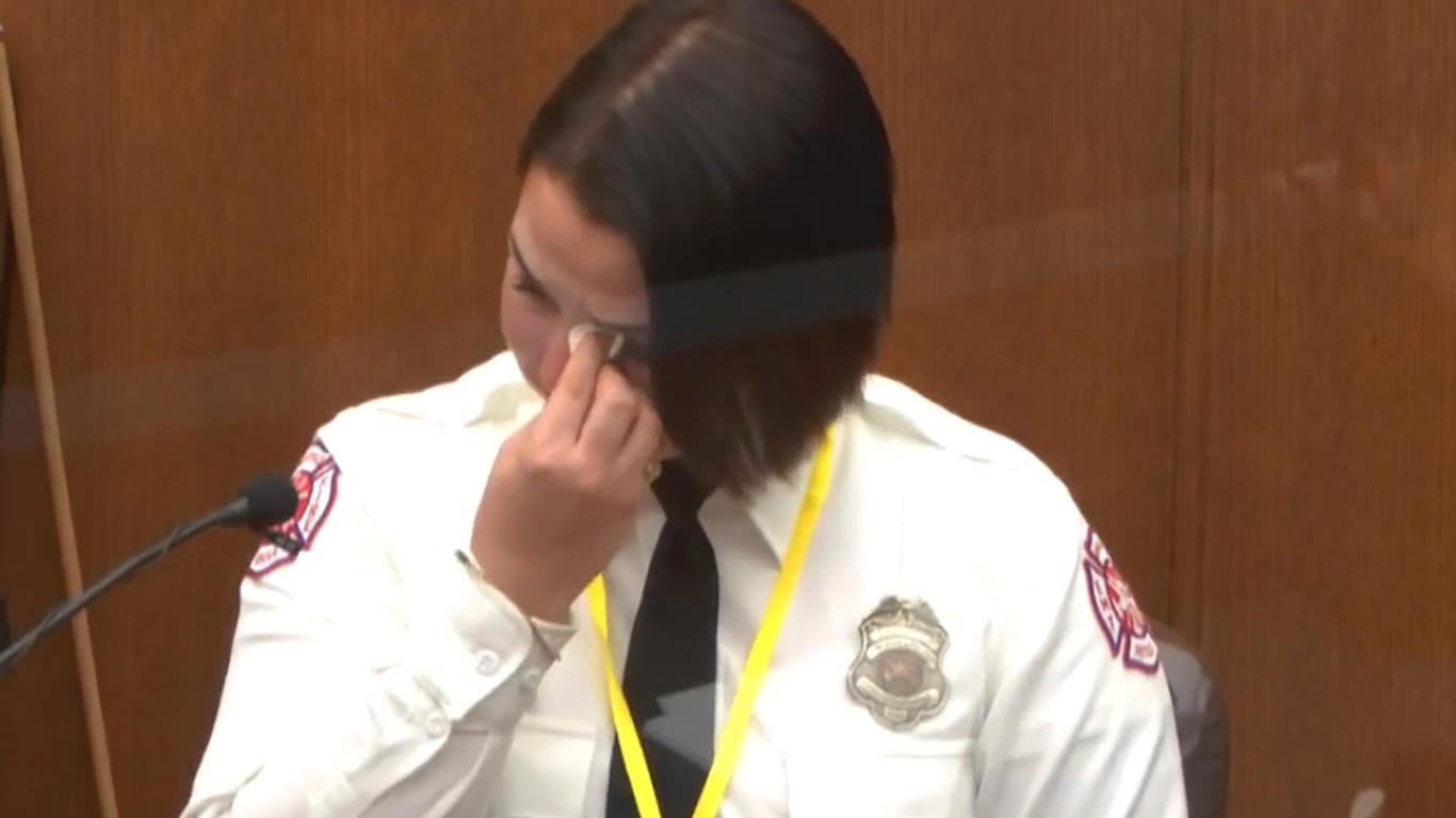 Genevieve Hansen: Die Feuerwehrfrau bricht bei ihrer Aussage vor dem US-Gericht in Tränen aus.