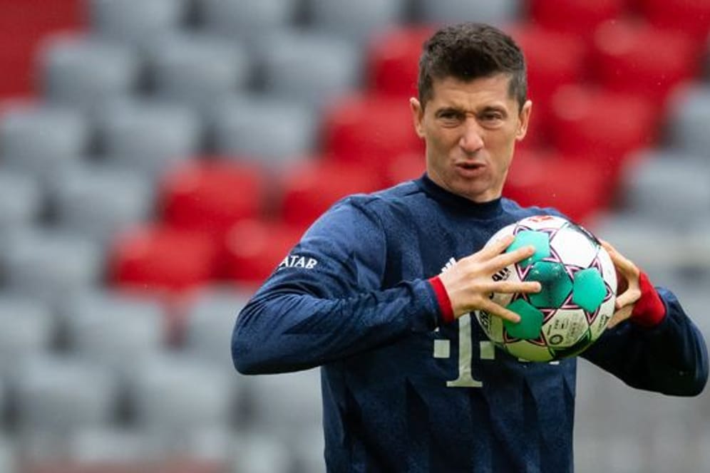 Voraussichtlich vier Wochen muss der FC Bayern München den verletzten Robert Lewandowski ersetzen.