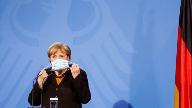 Kanzlerin Merkel bekräftigt erneut das Ziel, bis zum Ende des Sommers allen Bürgern ein Impfangebot zu machen.