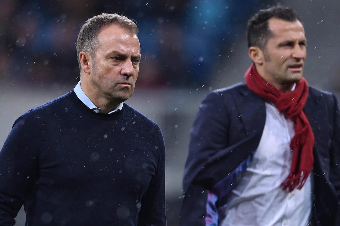 Hansi Flick (l.) und Hasan Salihamidzic: Aktuell agiert das Duo beim FC Bayern nicht auf einer Linie.