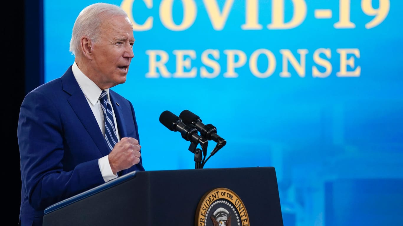 US-Präsident Joe Biden spricht auf einer Veranstaltung zur Bekämpfung der Corona-Pandemie: Die US-Regierung hat ein Konjunkturprogramm in Höhe von 1,9 Billionen Dollar auf den Weg gebracht.