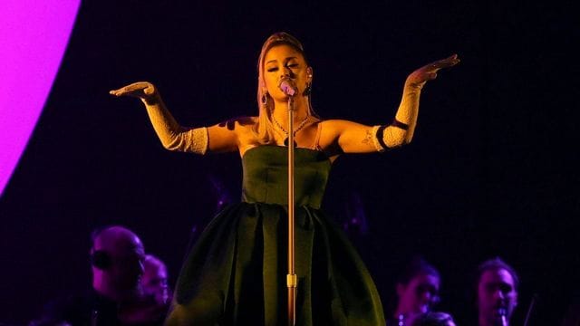 Ariana Grande sucht Talente aus Nachwuchsreihen.