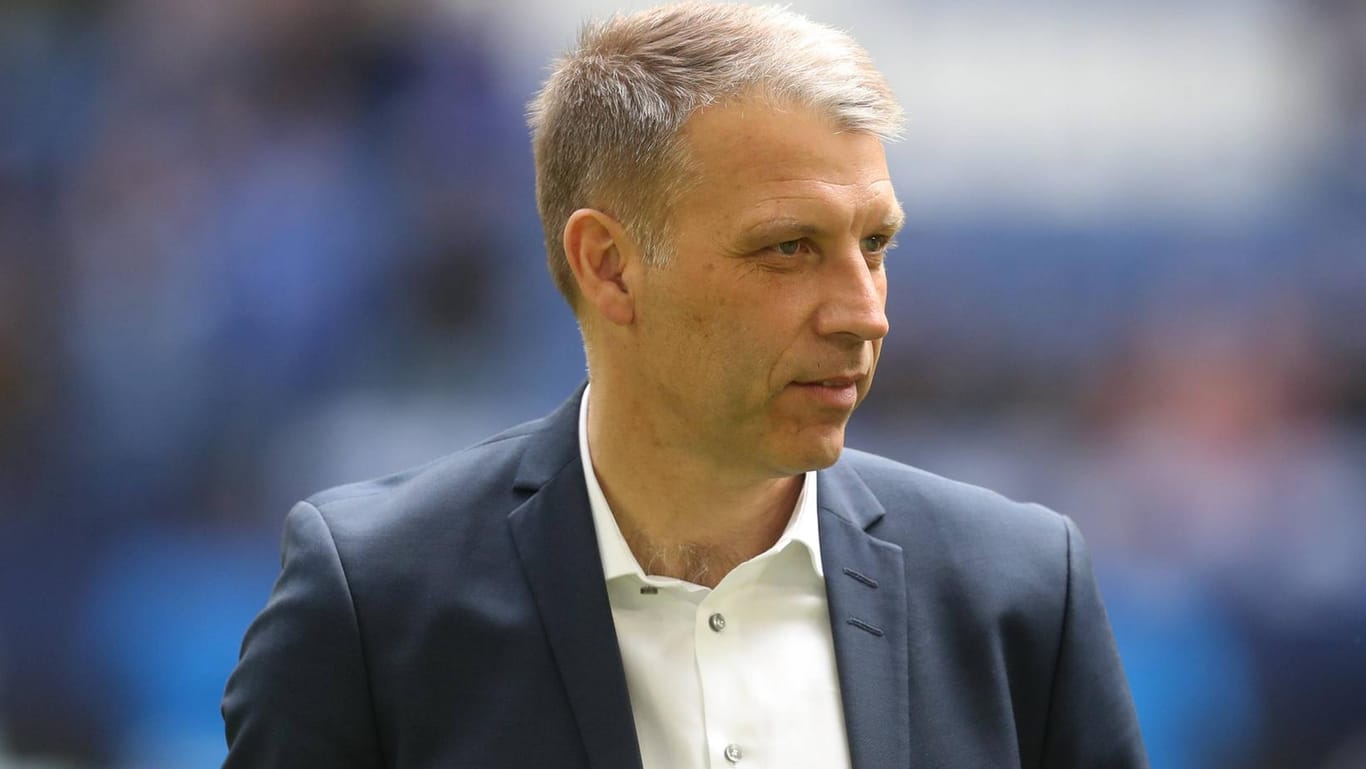Peter Knäbel: Der 54-Jährige wurde intern beim FC Schalke 04 befördert.