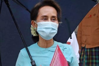 Eine Anwältin aus dem Verteidigungsteam von Aung San Suu Kyis hat erstmals seit dem Putsch in Myanmar per Videoschalte Zugang zu der festgesetzten Politikerin erhalten.