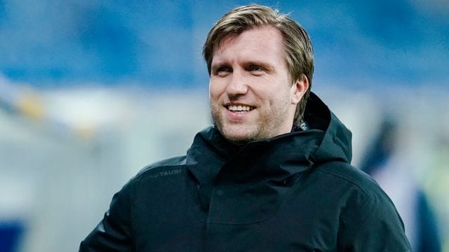 Blickt mit Leipzig dem Topspiel gegen die Bayern entgegen: Sportdirektor Markus Krösche. Blickt mit Leipzig dem Topspiel gegen die Bayern entgegen: Sportdirektor Markus Krösche.