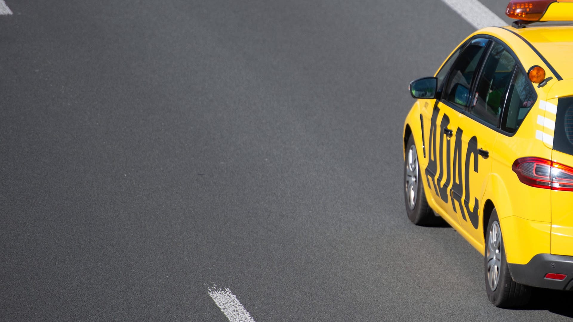 Fahrzeug der ADAC-Pannenhilfe: Der Club konnte im Krisenjahr Rücklagen bilden und stabilisiert damit voraussichtlich die Mitgliedsbeiträge. Fahrzeug der ADAC-Pannenhilfe: Der Club konnte im Krisenjahr Rücklagen bilden und stabilisiert damit voraussichtlich die Mitgliedsbeiträge.