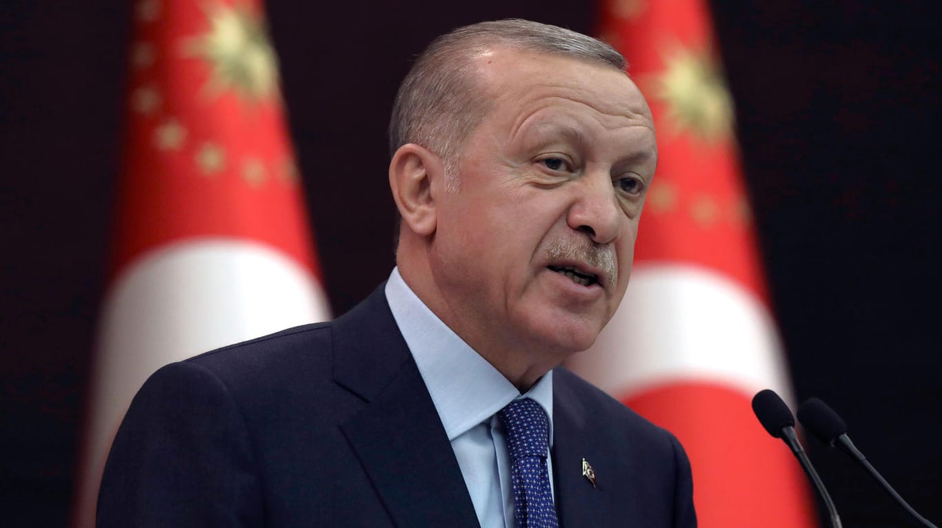 Recep Tayyip Erdoğan: Der türkische Präsident demonstriert Macht, doch er sitzt nicht so fest im Sattel wie es scheint.