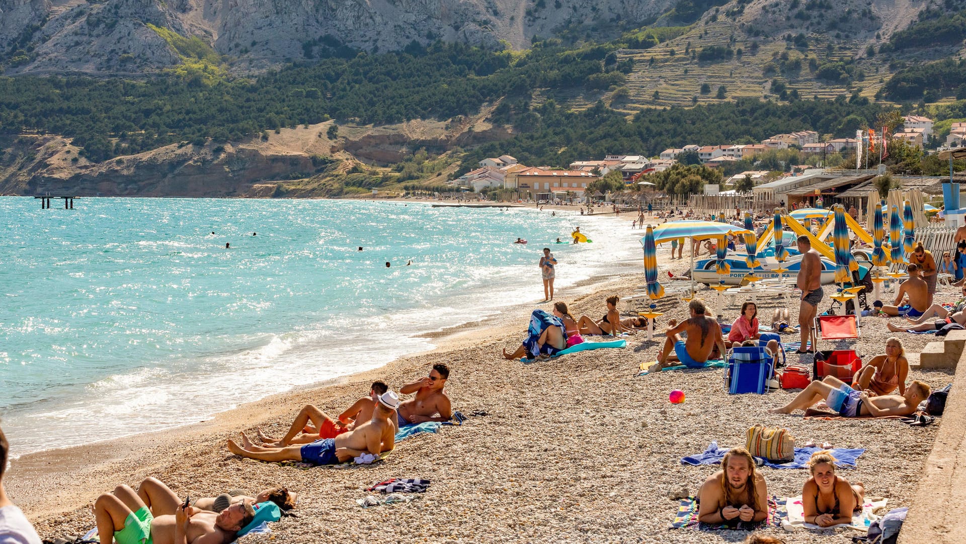 Strand in Kroatien: Die Einreise ist jetzt auch mit Impfnachweis erlaubt.