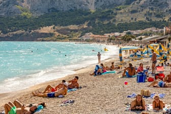 Strand in Kroatien: Die Einreise ist jetzt auch mit Impfnachweis erlaubt.