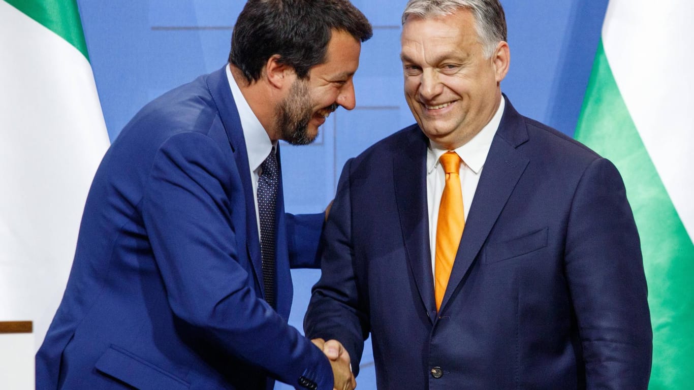 Die Rechtspopulisten Matteo Salvini und Viktor Orbán unterminieren die Demokratie.
