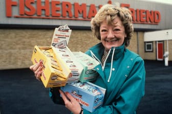 Doreen Lofthouse (Archivbild): Die Ikone der Marke Fisherman's Friend starb mit 91 Jahren – viele Einheimische wollen ihr in der englischen Stadt Fleetwood ein Denkmal bauen.