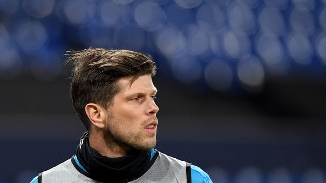 Stürmer Klaas-Jan Huntelaar könnte gegen Bayer 04 Leverkusen erstmals nach seiner Rückkehr nach Gelsenkirchen in Schalkes Startaufstellung stehen. Stürmer Klaas-Jan Huntelaar könnte gegen Bayer 04 Leverkusen erstmals nach seiner Rückkehr nach Gelsenkirchen in Schalkes Startaufstellung stehen.
