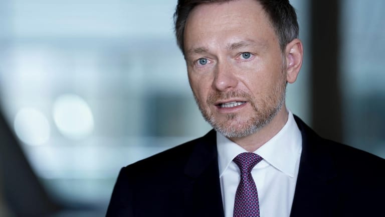 Christian Lindner: Der FDP-Chef kritisiert im t-online-Interview das deutsche Corona-Krisenmanagement.