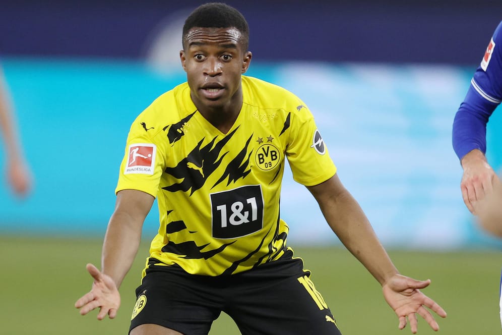 Youssoufa Moukoko: Dortmunds Nachwuchsstürmer hat sich bei der U21-EM wohl doch schwerer verletzt.