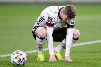 Timo Werner am Boden: Der Nationalspieler nach seiner Chance zur Führung gegen Nordmazedonien.