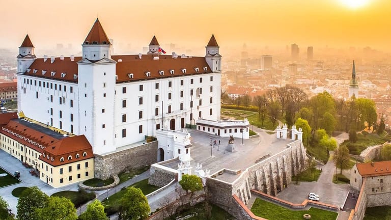 Bratislava: Die Hauptstadt der Slowakei heißt seit 1919 offiziell Bratislava.