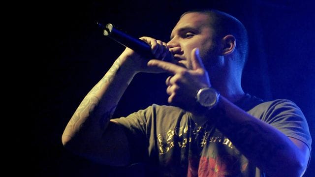 Fler stürmt mit "Widder" auf Platz eins der Charts.