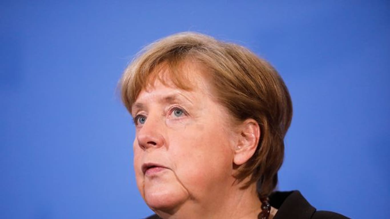 "Mit unserem Verhalten können wir das starke Wachstum der Infektionszahlen wieder bremsen", sagt Kanzlerin Merkel.