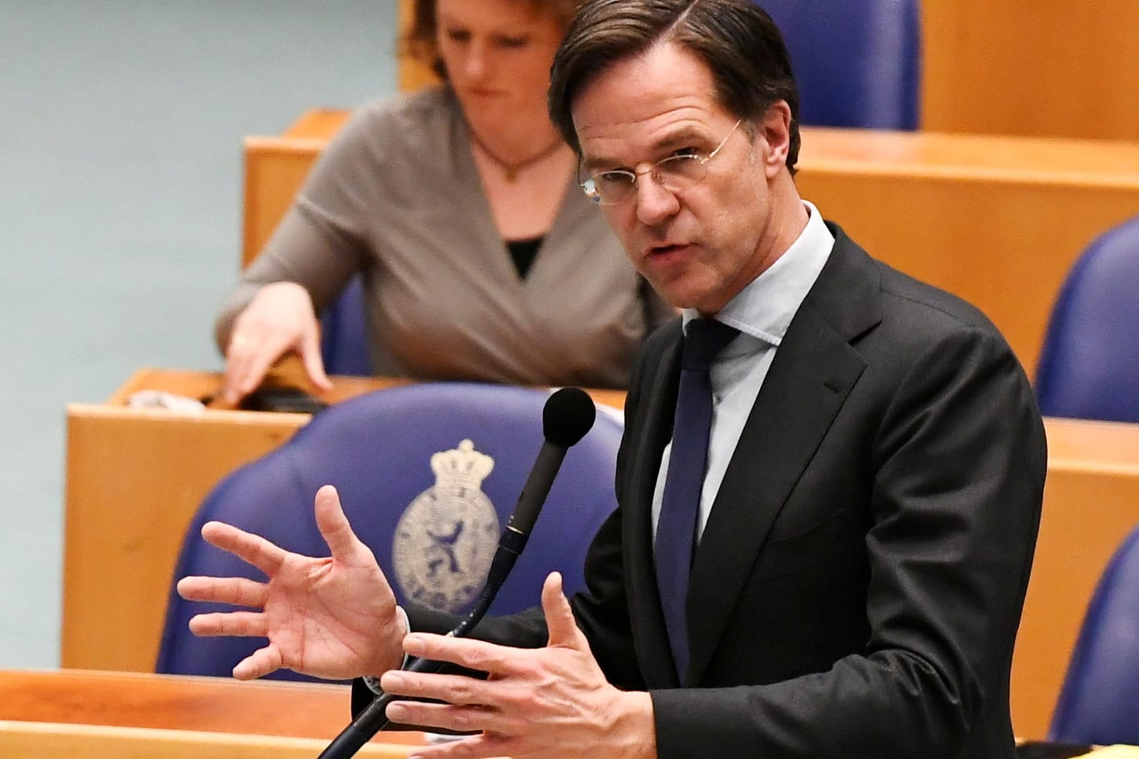 Der niederländische Premier Mark Rutte während der Parlamentssitzung. Er überstand die Vertrauensfrage.