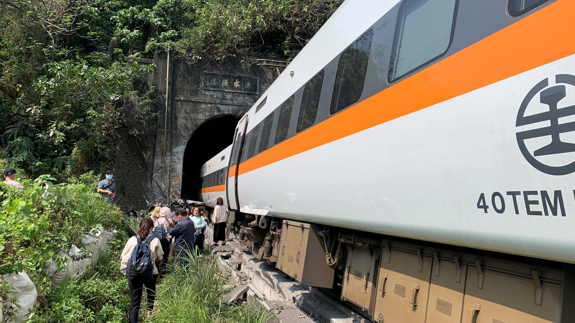 Entgleister Zug in Taiwan: 36 Menschen starben bei dem Unglück. Entgleister Zug in Taiwan: 36 Menschen starben bei dem Unglück.