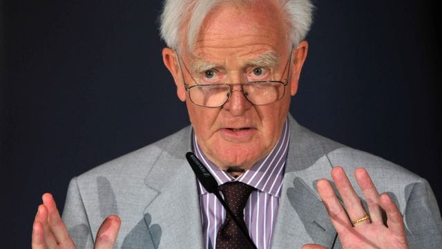 Der britische Schriftsteller John le Carré sei ein Brexit-Gegner gewesen, wie sein Sohn erzählt.