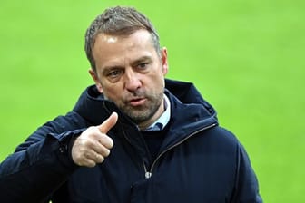 Hat sich nicht über einen Einsatz von Robert Lewandowski gegen RB Leipzig geäußert: Münchens Trainer Hansi Flick.