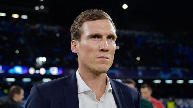 Setzt bei seinem Trainer-Debüt für Bayer Leverkusen auf Altbewährtes: Hannes Wolf. Setzt bei seinem Trainer-Debüt für Bayer Leverkusen auf Altbewährtes: Hannes Wolf.