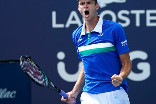 Steht im Finale des ATP-Turniers von Miami: Hubert Hurkacz in Aktion.