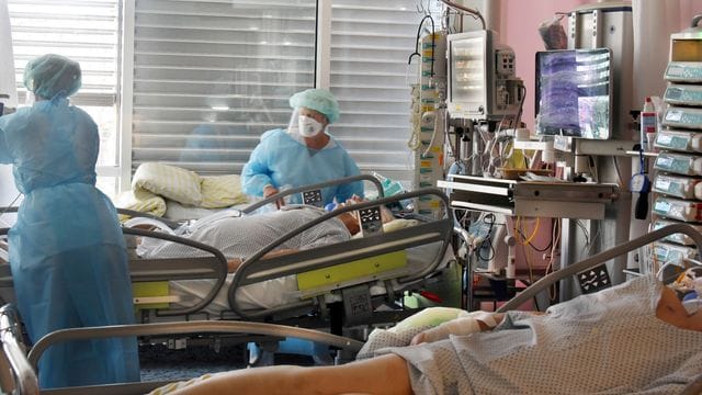 Covid-19-Patienten auf der Intensivstation des Universitätsklinikums Leipzig.