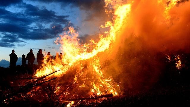Vor Corona war das Osterfeuer in vielen Städten und Gemeinden ein fester Bestandteil des Osterwochenendes.