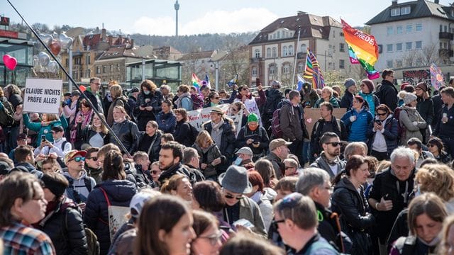 Demonstration der Initiative "Querdenken" in Stuttgart Demonstration der Initiative "Querdenken" in Stuttgart