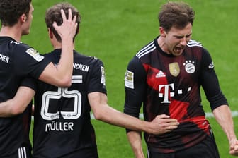 Jubel bei Leon Goretzka (r.): Der Bayern-Profi hat das 1:0 gegen Leipzig erzielt.
