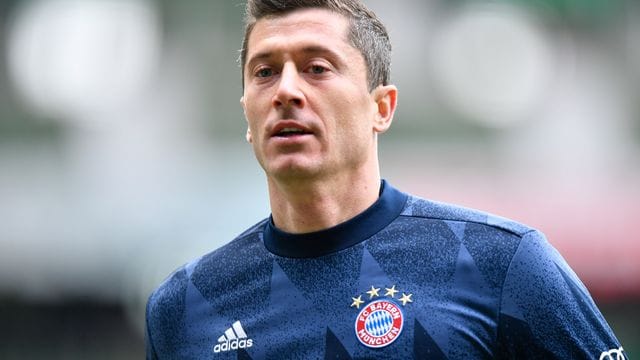 Lewandowski hatte im Länderspieleinsatz für Polen eine Bänderdehnung im rechten Knie erlitten.