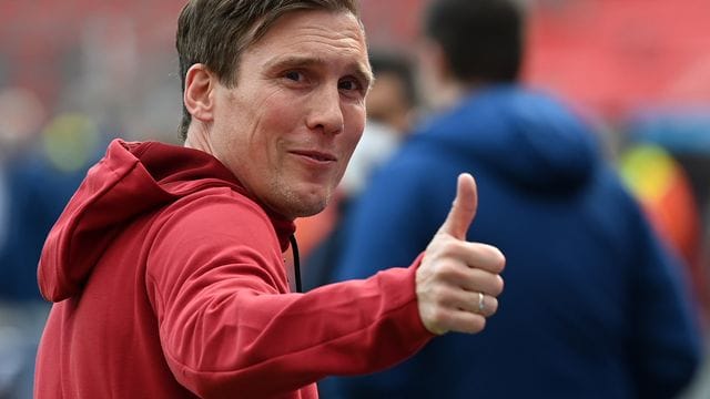 Hat die erste Pflichtaufgabe mit Bayer Leverkusen gelöst: Trainer Hannes Wolf. Hat die erste Pflichtaufgabe mit Bayer Leverkusen gelöst: Trainer Hannes Wolf.