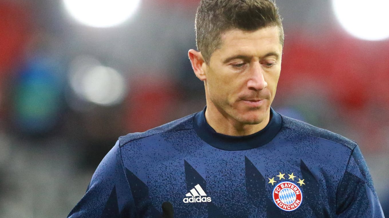 Robert Lewandowski: Der polnische Mittelstürmer fällt wochenlang aus.