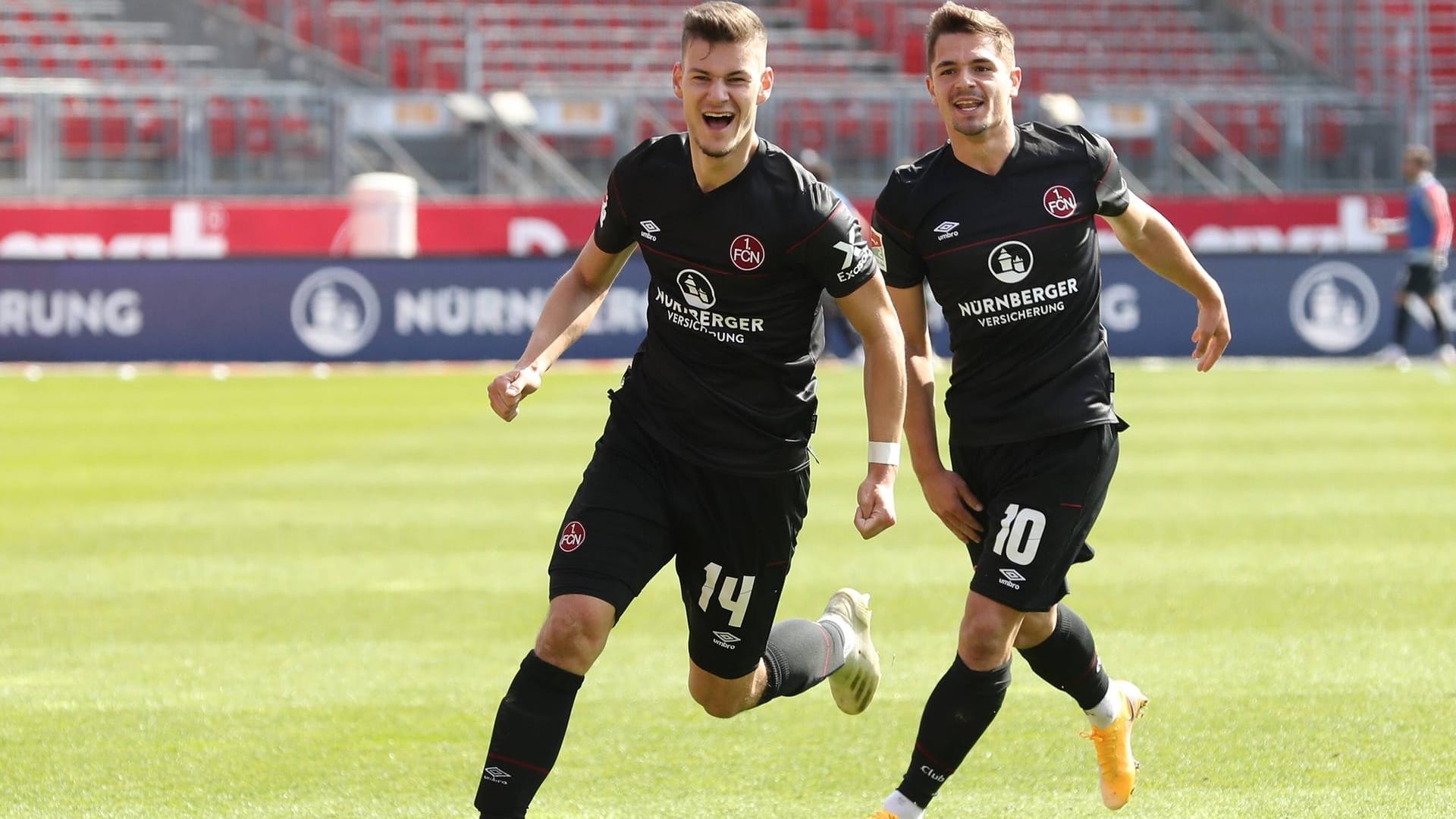 Tom Krauß (l.) sorgte für den Siegtreffer bei Nürnberg.