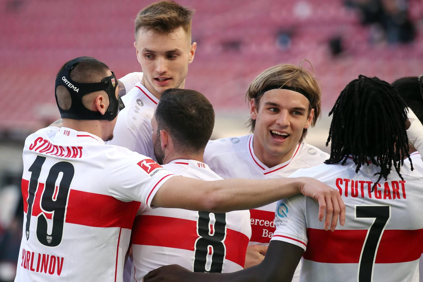 Schwäbische Jubeltraube: Die Spieler des VfB Stuttgart nach dem entscheidenden Treffer gegen Werder.
