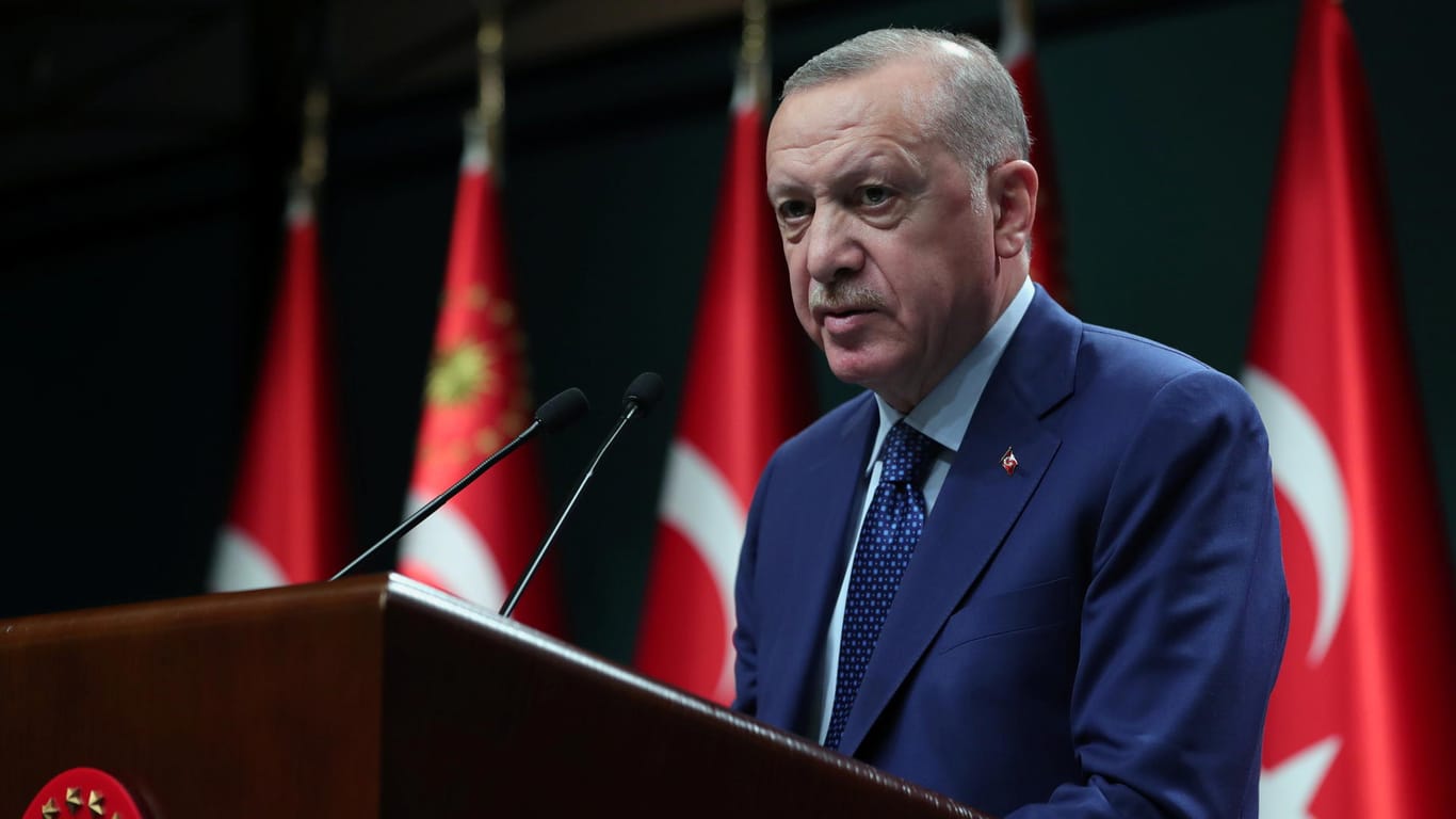 Türkischer Präsident Recep Tayyip Erdoğan: Die Admirale sind besorgt, wegen der Planung der neuen Wasserstraße.