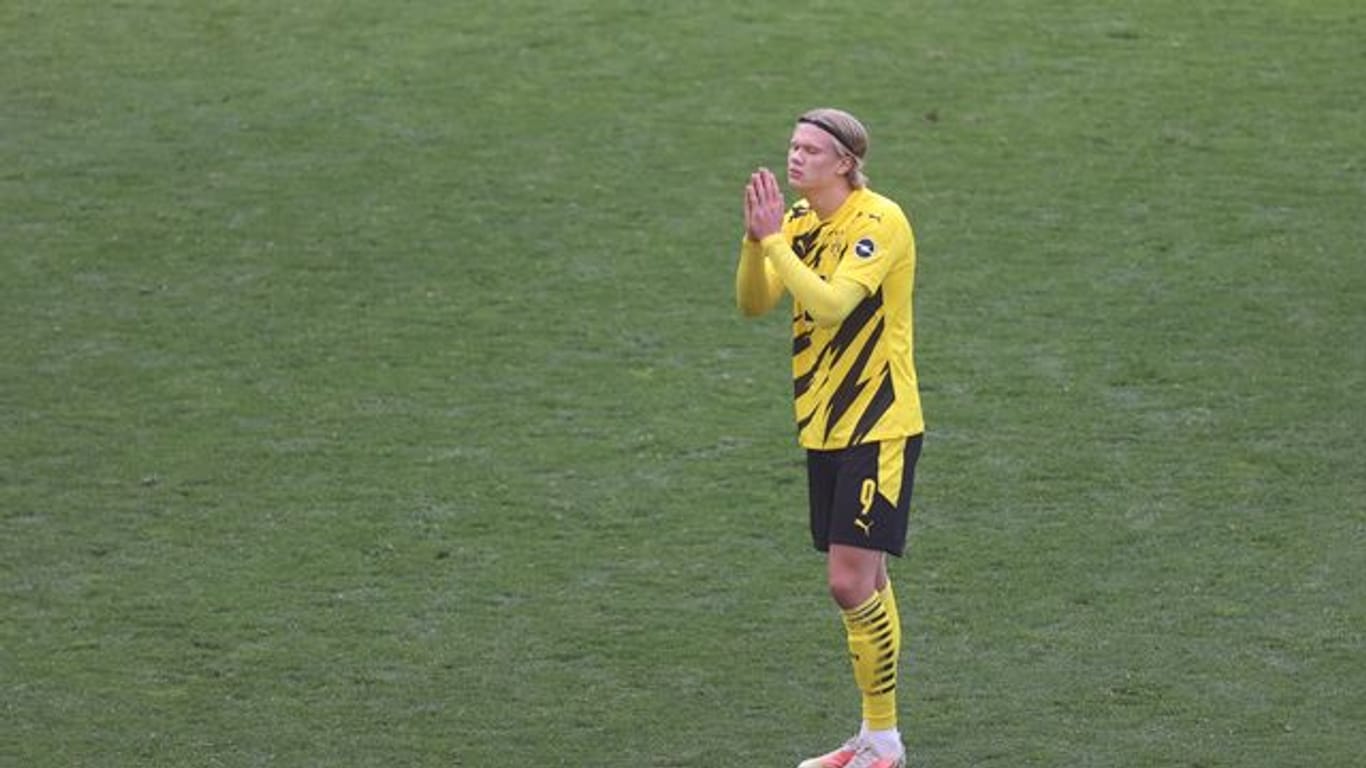 BVB-Stürmerstar Erling Haaland konnte die Niederlage gegen Frankfurt nicht fassen.