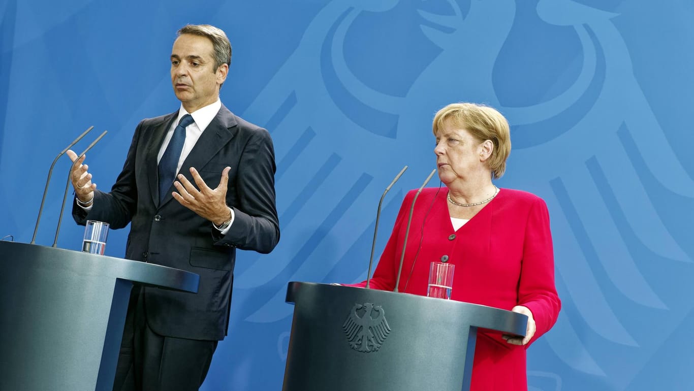 Kanzlerin Angela Merkel (CDU) und ihr griechischer Amtskollege Kyriakos Mitsotakis: Nazi-Deutschland hatte Griechenland und Jugoslawien am 6. April 1941 überfallen.