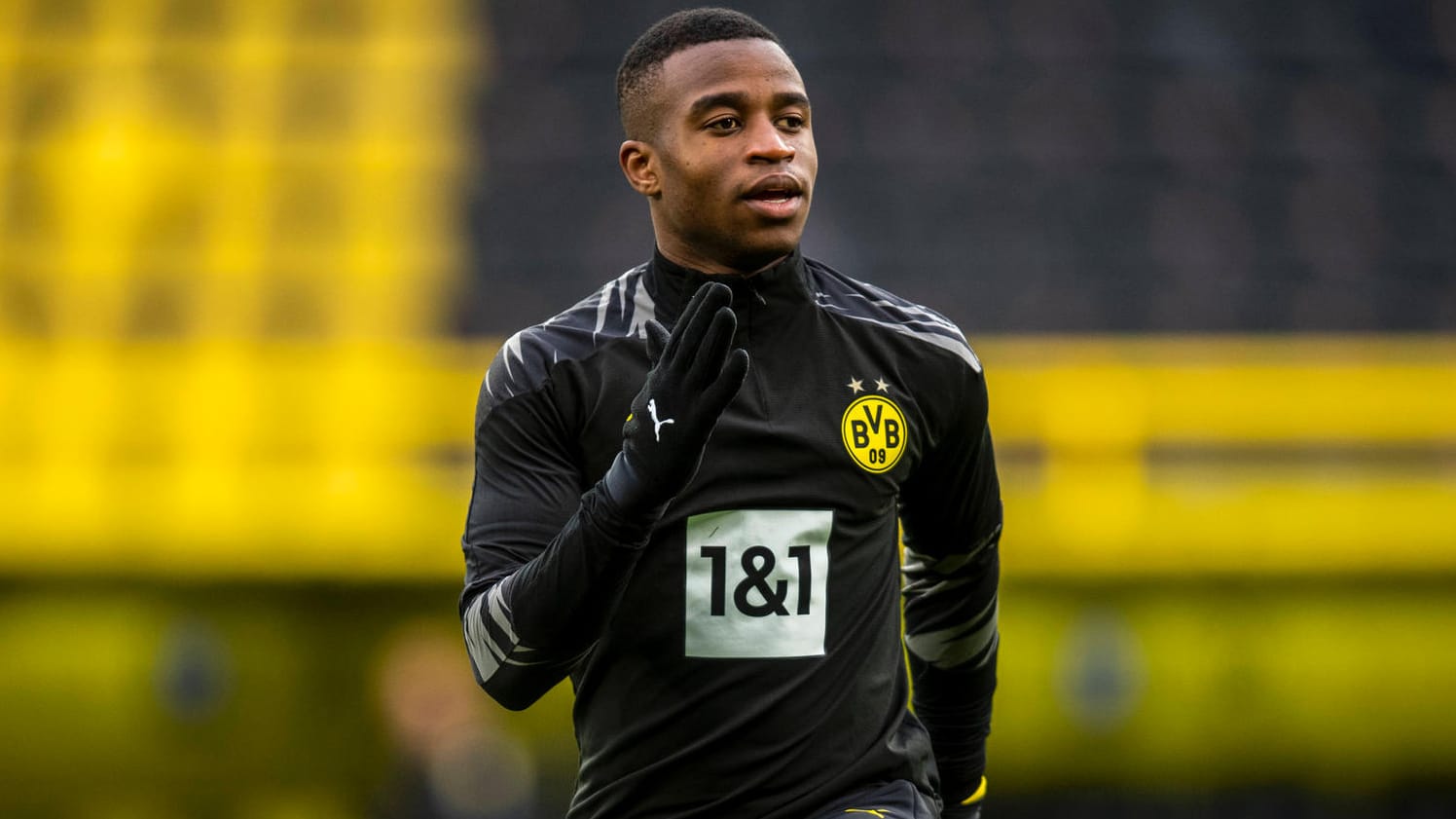 Youssoufa Moukoko: Das Sturmtalent des BVB wird diese Saison nicht mehr auf dem Platz stehen. Youssoufa Moukoko: Das Sturmtalent des BVB wird diese Saison nicht mehr auf dem Platz stehen.
