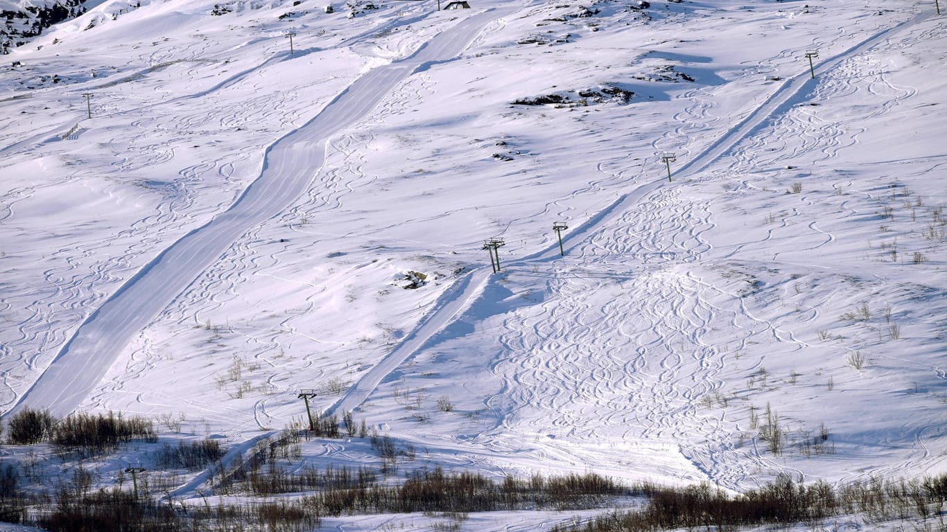 Eine Slalompiste in Bjorkliden, Schweden (Symbolbild): Ein Norweger hat versucht, die Grenze zwischen Norwegen und Schweden auf Skiern zu überqueren.