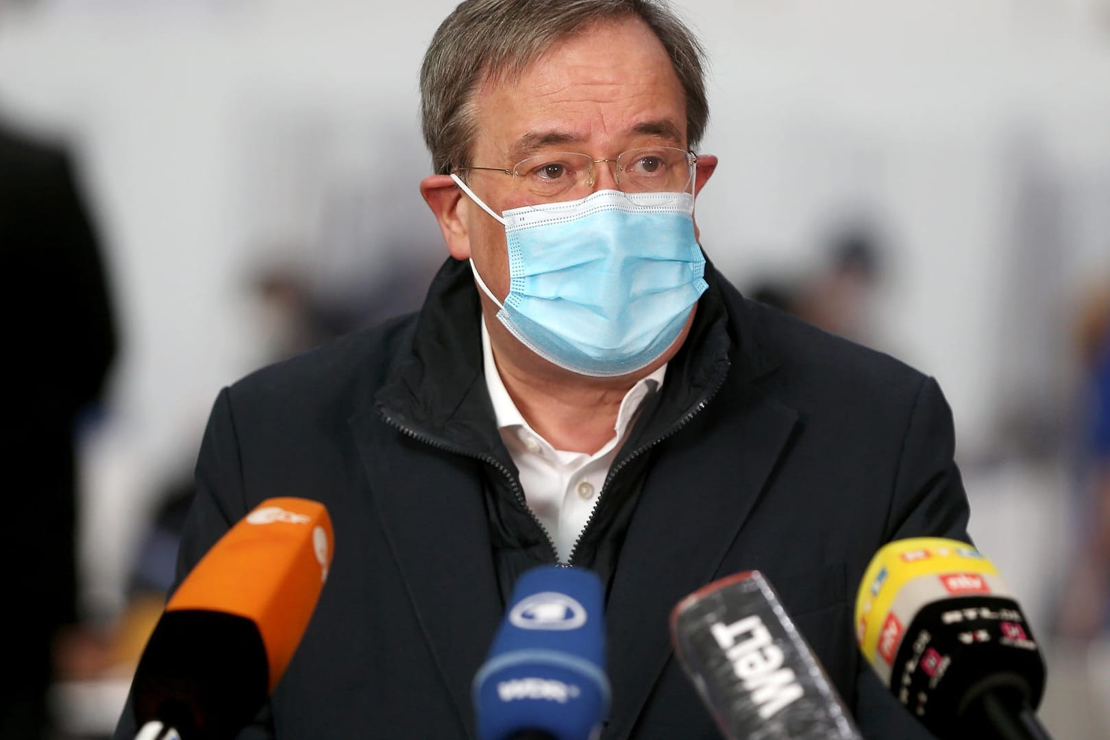 Armin Laschet: Sein Vorschlag für einen "Brückenlockdown" sorgt für viel Diskussion.