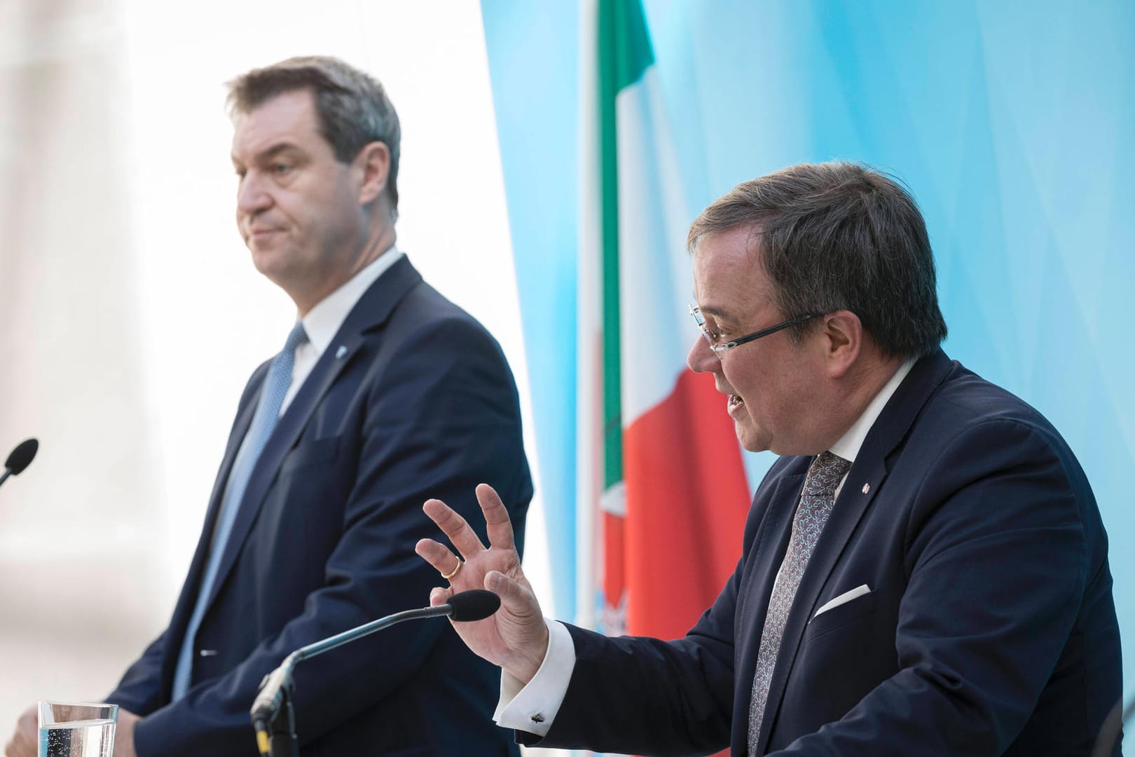 Armin Laschet und Markus Söder vor zwei Jahren in München: Wird die Fraktion entscheiden, wer von den beiden Kanzlerkandidat wird?