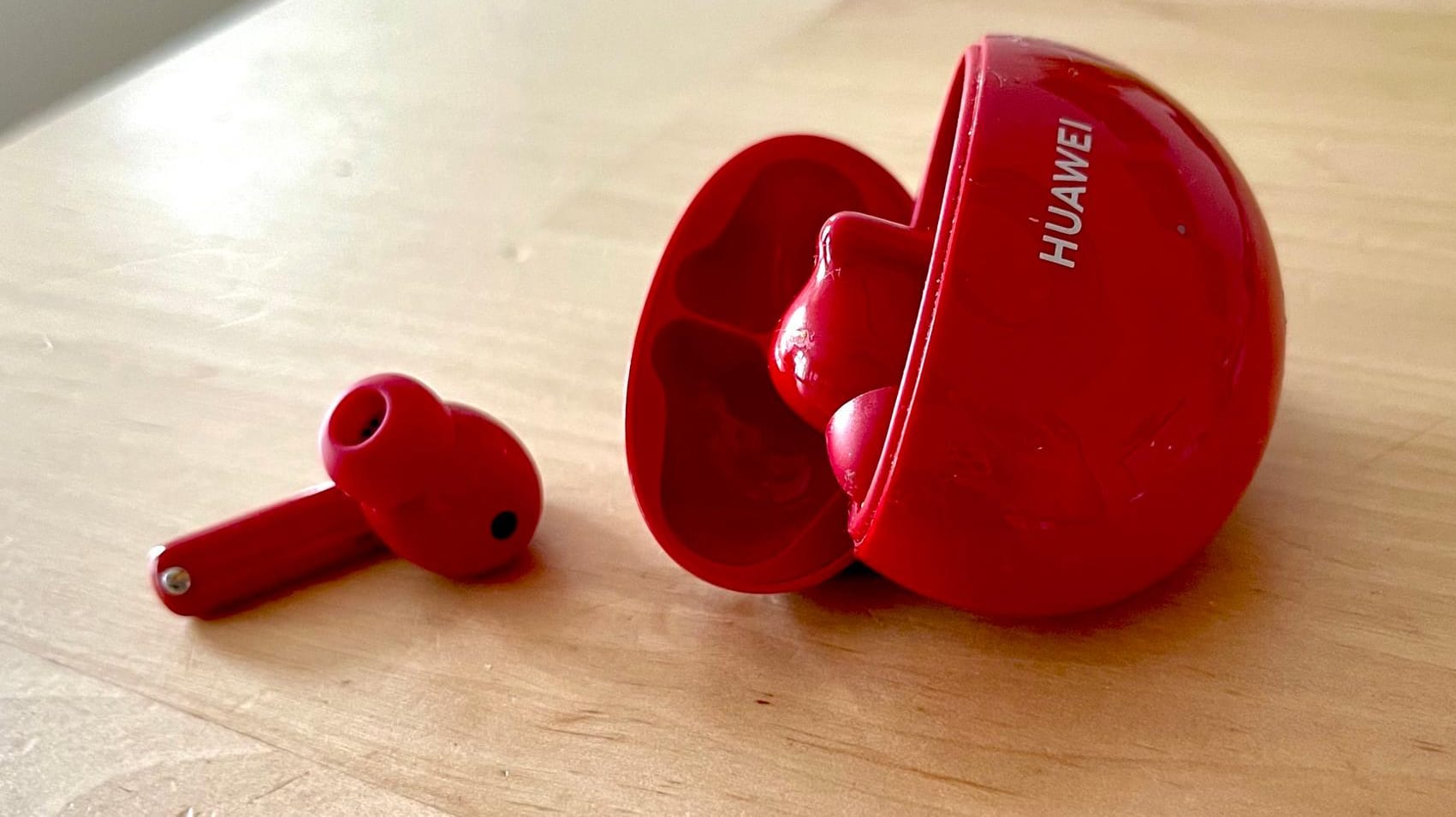 Huawei FreeBuds 4i: Die Kopfhörer wollen Apples Tugenden für den halben Preis bieten