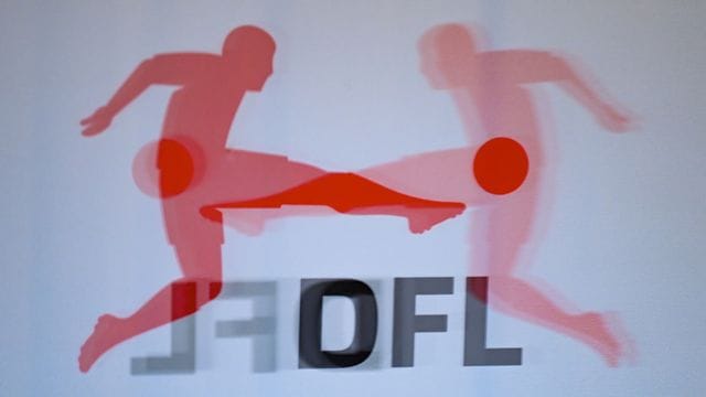 Die Deutsche Fußball Liga hatte über ein mögliches verpflichtendes Quarantäne-Trainingslager für die Clubs der 1. Die Deutsche Fußball Liga hatte über ein mögliches verpflichtendes Quarantäne-Trainingslager für die Clubs der 1.
