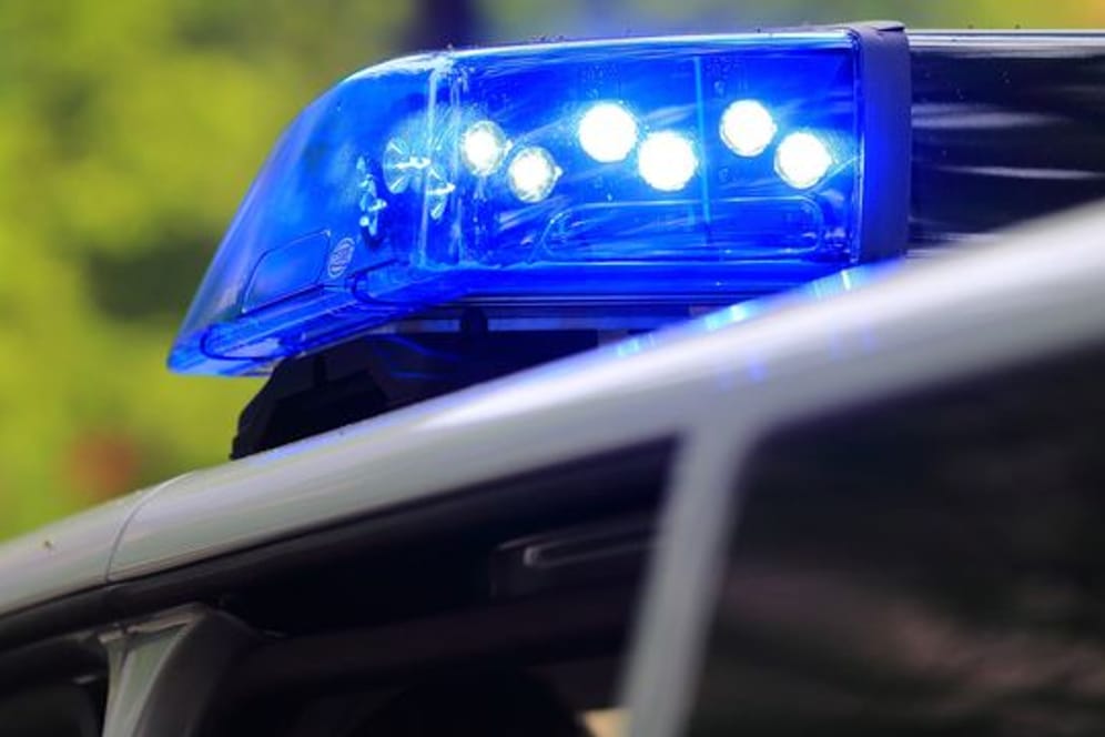 Polizeisirene (Symbolbild): In Hagen musste die Polizei in einen Streit zwischen einem Mann und einer Frau eingreifen.
