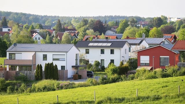 Viele Menschen wollen derzeit lieber in kleineren Orten leben.